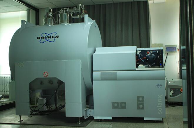 傅里叶变换回旋共振质谱仪（Q-FT-MS）